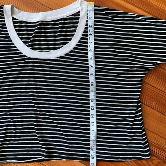 Striped crop top - Picture 3 of 5